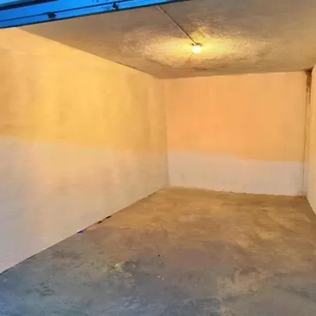 Ciutat Apartment *